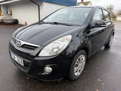 Svart Begagnad 2012 Hyundai i20 Premium Halvkombi | 44 500 kr (Marknadspris)