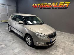 Ljusbrun (brun) Begagnad 2012 Skoda Fabia Elegance Halvkombi | 39 900 kr (Marknadspris)