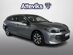 Mörkgrå Begagnad 2024 VW Passat Business Kombi | 359 900 kr (Marknadspris)