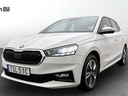 Vit (candy white) Begagnad 2023 Skoda Fabia Style Halvkombi | 213 900 kr (Marknadspris)