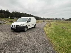 Vit Begagnad 2015 VW Caddy Maxi Minibuss | 75 000 kr (Marknadspris)