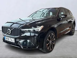 Svart Begagnad 2022 Volvo XC60 Plus SUV | 529 900 kr (Dyr)