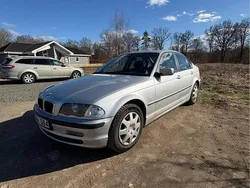 Grå Begagnad 2001 BMW 318 Sedan | 28 999 kr (Marknadspris)