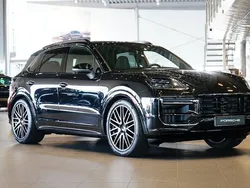 Svart Ny 2025 Porsche Cayenne SUV | 1 498 700 kr (Superpris)