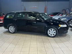 Svart Begagnad 2008 Volvo V50 Momentum Kombi | 44 900 kr (Marknadspris)