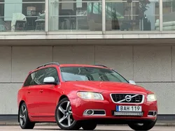 Röd Begagnad 2013 Volvo V70 R-Design Kombi | 144 900 kr (Lite dyr)