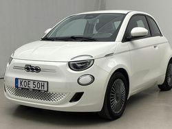 Vit Begagnad 2022 Fiat 500e | 189 000 kr
