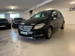 Svart Begagnad 2014 Mercedes 200 Halvkombi | 59 000 kr