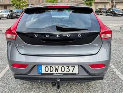Grå Begagnad 2017 Volvo V40 Kinetic Kombi | 165 000 kr (Lite dyr)