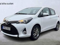 Vit Begagnad 2016 Toyota Yaris Halvkombi | 129 900 kr (Marknadspris)