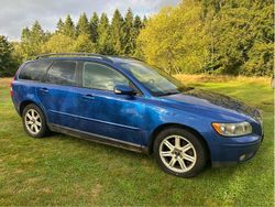 Blå Begagnad 2006 Volvo V50 Summum Kombi | 33 000 kr (Marknadspris)