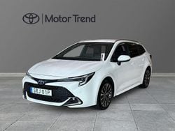 Vit Begagnad 2023 Toyota Corolla Style Kombi | 289 000 kr (Marknadspris)