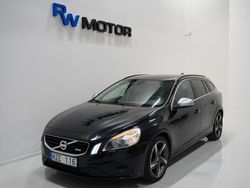 Svart Begagnad 2011 Volvo V60 R-Design Kombi | 114 900 kr (Marknadspris)