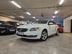 Vit Begagnad 2014 Volvo V60 Kinetic Kombi | 119 900 kr (Marknadspris)