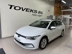 Vit (pure white) Begagnad 2024 VW Golf VIII Kombi | 284 900 kr (Marknadspris)