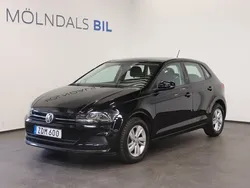 Svart Begagnad 2017 VW Polo Halvkombi | 154 900 kr (Marknadspris)