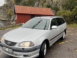 Silver Begagnad 2001 Toyota Avensis Kombi | 19 500 kr (Marknadspris)