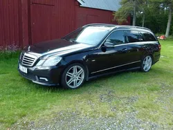 Svart Begagnad 2010 Mercedes E250 Avantgarde Kombi | 64 000 kr