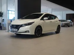 Vit Begagnad 2022 Nissan Leaf N-Connecta Halvkombi | 174 800 kr (Superpris)