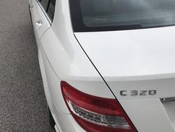 Vit Begagnad 2009 Mercedes C320 Avantgarde Sedan | 65 000 kr (Superpris)