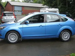 Blå Begagnad 2008 Ford Focus Titanium Halvkombi | 35 900 kr (Lite dyr)