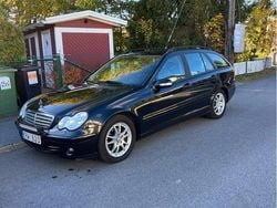 Svart Begagnad 2007 Mercedes C180 Classic Kombi | 29 500 kr (Marknadspris)