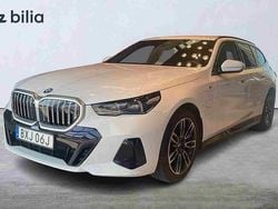 Vit Begagnad 2025 BMW 530e Kombi | 599 900 kr