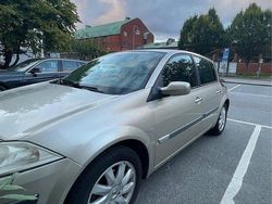 Grå Begagnad 2007 Renault Mégane II Halvkombi | 35 999 kr (Dyr)