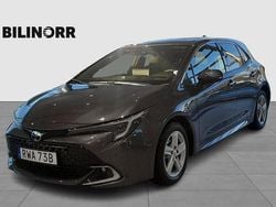 Mörkgrå Begagnad 2024 Toyota Corolla Style Halvkombi | 299 900 kr (Lite dyr)
