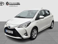 Ljusgrå Begagnad 2018 Toyota Yaris Hybrid Edition Halvkombi | 169 000 kr (Marknadspris)