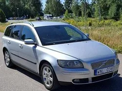Silver Begagnad 2005 Volvo V50 Kinetic Kombi | 16 900 kr (Bra pris)