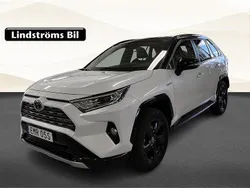 Vit Begagnad 2020 Toyota RAV4 Hybrid Style SUV | 299 900 kr (Marknadspris)