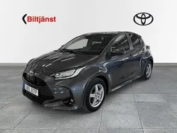 Mörkgrå Begagnad 2022 Toyota Yaris Hybrid Active Halvkombi | 229 000 kr (Marknadspris)