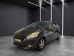 Mörkgrå (grå) Begagnad 2013 Peugeot 208 Halvkombi | 54 900 kr (Marknadspris)