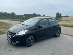 Svart Begagnad 2014 Peugeot 208 Halvkombi | 59 000 kr (Marknadspris)