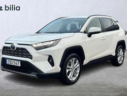 Vit Begagnad 2024 Toyota RAV4 Hybrid Executive SUV | 439 800 kr (Bra pris)