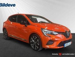 Orange Begagnad 2023 Renault Clio V Intens Halvkombi | 159 900 kr (Bra pris)