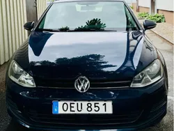 Blå Begagnad 2017 VW Golf VII Kombi | 120 000 kr (Marknadspris)
