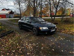 Blå Begagnad 2005 Volvo S60 Kinetic Sedan | 35 000 kr (Marknadspris)