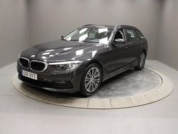 Grå Begagnad 2019 BMW 520 Sport Line Kombi | 299 000 kr (Marknadspris)