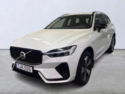 Vit Begagnad 2023 Volvo XC60 Plus SUV | 509 000 kr (Marknadspris)