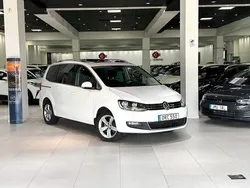 Vit Begagnad 2014 VW Sharan Minibuss | 129 900 kr (Marknadspris)