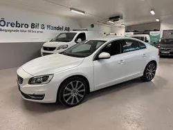 Vit Begagnad 2016 Volvo S60 Summum Sedan | 199 900 kr (Marknadspris)