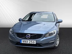 Blå Begagnad 2018 Volvo V60 Standard Kombi | 169 800 kr (Marknadspris)