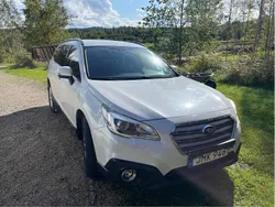 Vit Begagnad 2015 Subaru Outback SUV | 130 000 kr (Marknadspris)