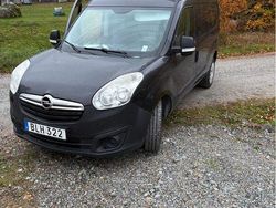 Svart Begagnad 2014 Opel Combo S Minibuss | 58 000 kr (Marknadspris)