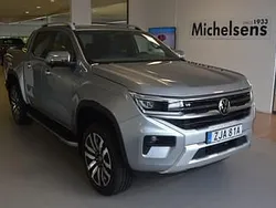 Silver (medium silver metallic) Ny 2025 VW Amarok Aventura Pickup | 882 375 kr (Dyr)
