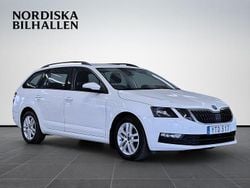 Vit Begagnad 2017 Skoda Octavia Kombi | 129 795 kr (Marknadspris)
