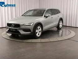 Grå Begagnad 2024 Volvo V60 CC Core Kombi | 409 900 kr (Marknadspris)