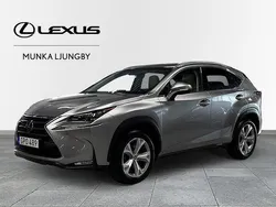Ljusgrå Begagnad 2015 Lexus NX300h Executive Line SUV | 249 900 kr (Marknadspris)